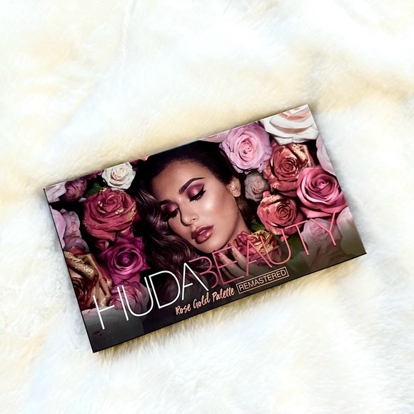 Huda Beauty Rose Gold Remastered Palette - Picture 2 of 3